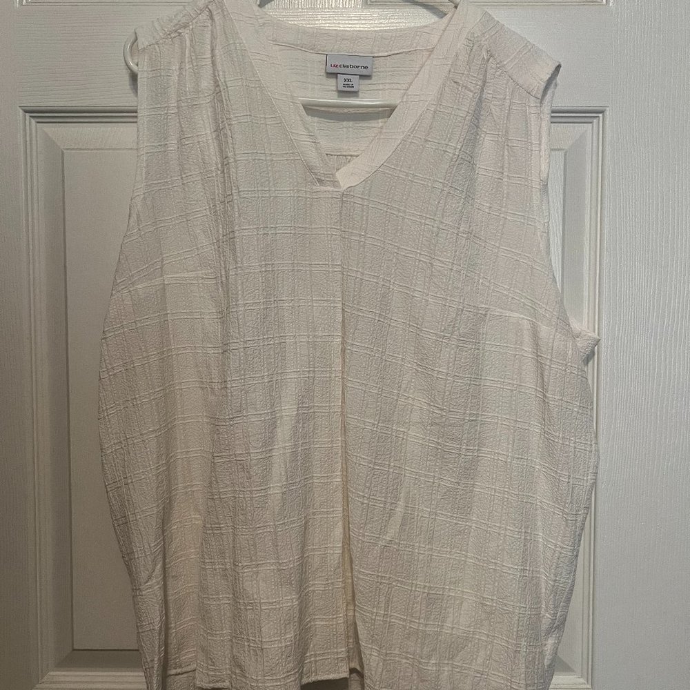 Liz Claiborne Flowy white gauze-looking top  XXL (2X)